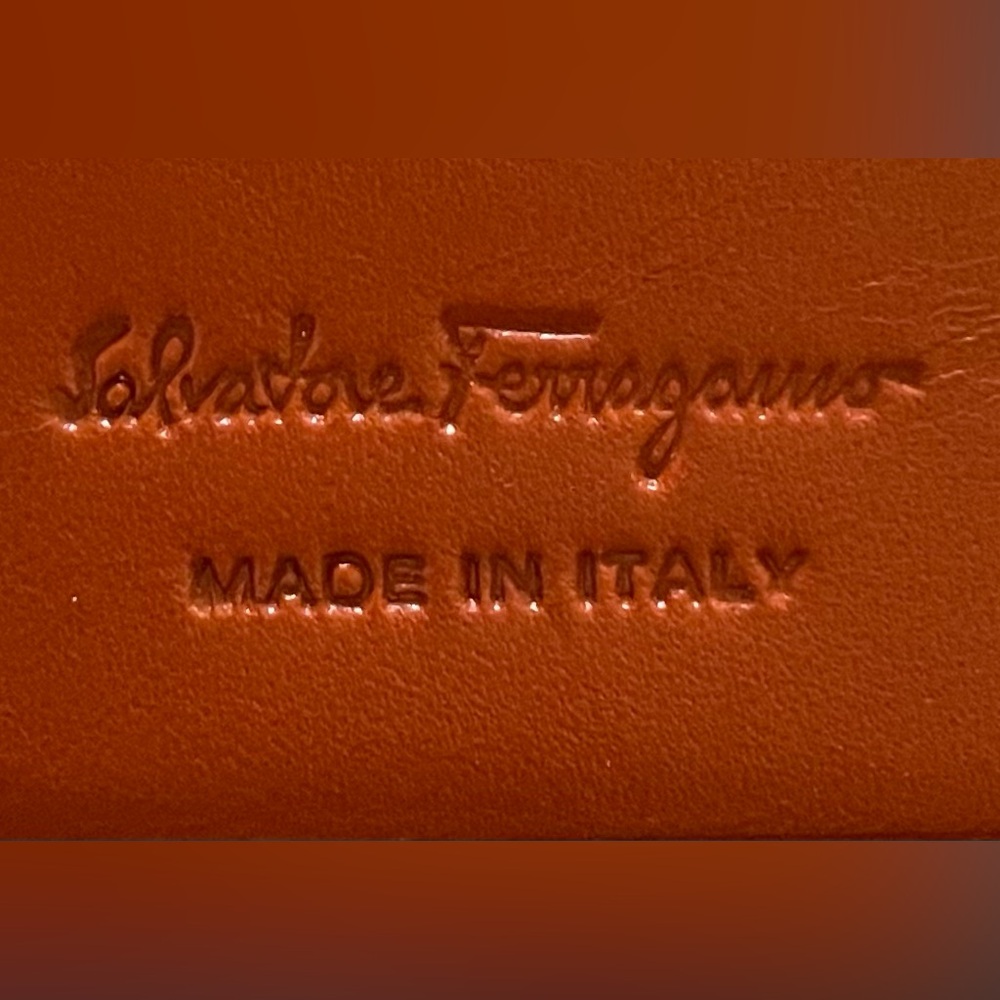 Ferragamo Authentic Vintage Black Textured Wallet w/ Colorful Leather Interior - Picture 4 of 14